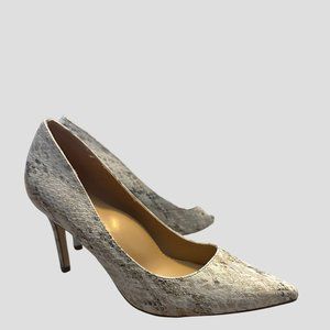 JustFab Size 6 White Faux Snake Skin Closed Toed Heels